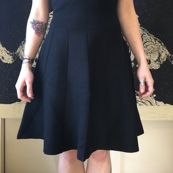 LEOTA | Sleeveless Pleated Dress - Picture 13 of 16